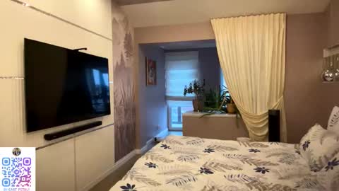 Mona online show from 11/29/25, 10:29