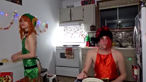 Snapshot of heartmyarc chatting on 12/12/24, 08:03 HeartMyArc online show from 12/12/24, 08:03