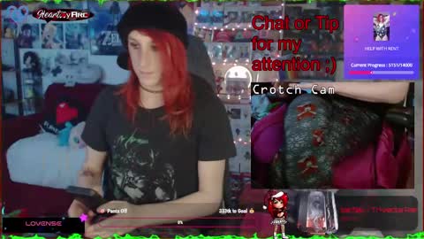 Snapshot of heartmyarc chatting on 12/26/24, 08:28 HeartMyArc online show from 12/26/24, 08:28