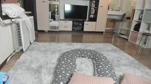 Snapshot of heathernextdoor chatting on 11/08/25, 03:07 Heather online show from 11/08/25, 03:07