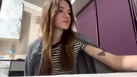 Snapshot of heatherwillman chatting on 03/17/26, 02:20 Lili online show from 03/17/26, 02:20