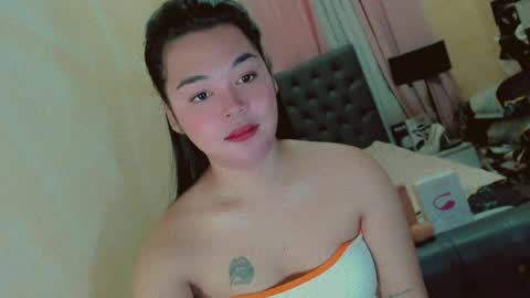 Snapshot of heatmusex_ chatting on 06/11/26, 09:57 Kylene3 online show from 06/11/26, 09:57