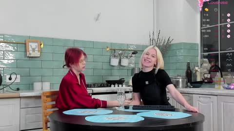 Our names are Anette and Alice online show from 12/01/24, 04:29