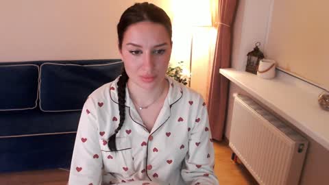 Heaven girl online show from 12/01/24, 10:43