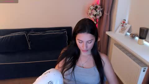 Heaven girl online show from 10/10/25, 01:10