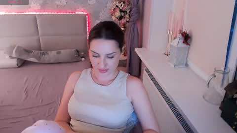 Snapshot of heaven_chloe chatting on 07/02/26, 08:04 Heaven girl online show from 07/02/26, 08:04