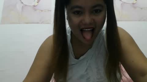 Snapshot of heavenlyeyes69 chatting on 12/19/24, 08:34 heavenlyeyes69 online show from 12/19/24, 08:34