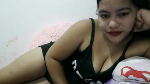 Snapshot of heavenlyeyes69 chatting on 02/23/25, 08:11 heavenlyeyes69 online show from 02/23/25, 08:11