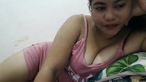 Snapshot of heavenlyeyes69 chatting on 10/22/25, 08:19 heavenlyeyes69 online show from 10/22/25, 08:19