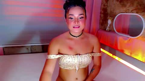 Snapshot of heavenlypleasurexx chatting on 11/08/25, 12:00 HEAVEN online show from 11/08/25, 12:00