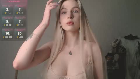 Akemi instinthemoodforlooove online show from 04/21/26, 01:17