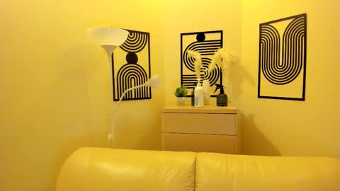 Snapshot of heavenmoth chatting on 12/22/25, 12:35 heavenmoth online show from 12/22/25, 12:35