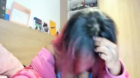 Snapshot of heavenngirlyy444 chatting on 10/22/25, 04:35 Heaven  online show from 10/22/25, 04:35