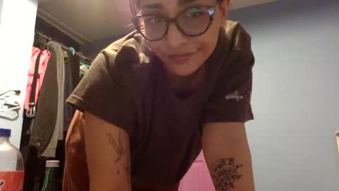 Snapshot of heavensbunny chatting on 12/18/24, 01:37 heaven the muslim slut online show from 12/18/24, 01:37