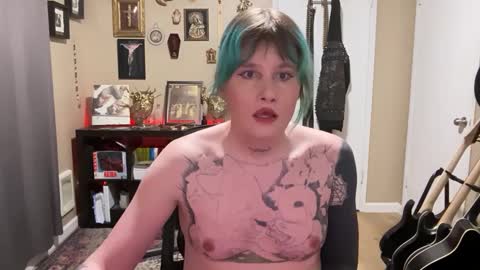 Snapshot of heavensentttt chatting on 12/05/24, 02:55 Saoirse online show from 12/05/24, 02:55