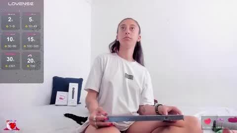 Snapshot of heavy_megan chatting on 04/15/26, 06:04 MEGAN online show from 04/15/26, 06:04