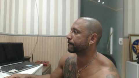 Snapshot of hebertgomes chatting on 12/20/25, 10:39 hebertgomes online show from 12/20/25, 10:39