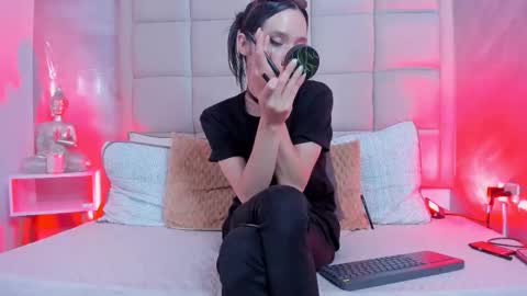 Keira Hecate online show from 11/26/25, 08:10