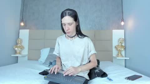Snapshot of hecate1_ chatting on 07/08/26, 07:29 Keira Hecate online show from 07/08/26, 07:29