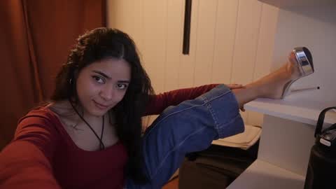 Snapshot of hecate333 chatting on 12/15/24, 04:26 hecate333 online show from 12/15/24, 04:26