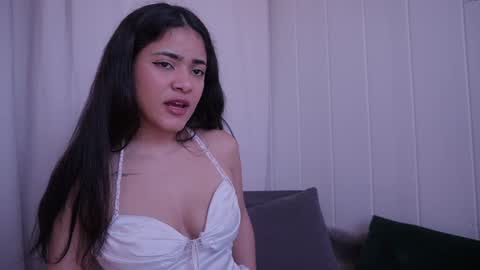 Snapshot of hecate333 chatting on 12/19/24, 03:52 hecate333 online show from 12/19/24, 03:52