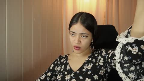 Snapshot of hecate333 chatting on 02/08/25, 05:39 hecate333 online show from 02/08/25, 05:39