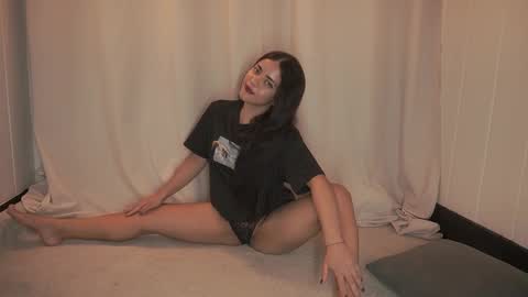 Snapshot of hecate333 chatting on 10/11/25, 05:33 hecate333 online show from 10/11/25, 05:33