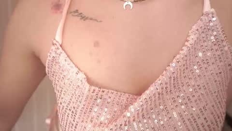 Snapshot of hecate333 chatting on 10/15/25, 08:58 hecate333 online show from 10/15/25, 08:58