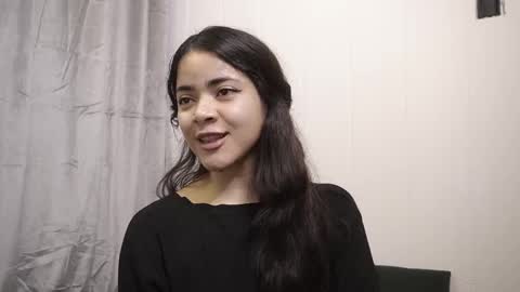 Snapshot of hecate333 chatting on 12/17/25, 05:08 hecate333 online show from 12/17/25, 05:08