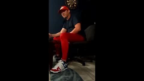 Snapshot of hecatoncheires187420 chatting on 12/14/25, 11:31 hecatoncheires187420 online show from 12/14/25, 11:31