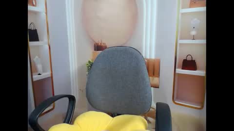 Snapshot of hechin chatting on 04/08/26, 05:13 love bug online show from 04/08/26, 05:13