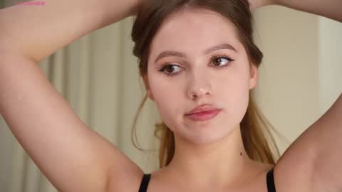 Snapshot of hecola chatting on 03/06/26, 12:23 Nika next stream 200pm GMT online show from 03/06/26, 12:23