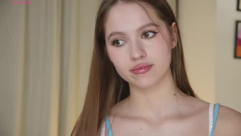 Snapshot of hecola chatting on 04/01/26, 01:41 Nika next stream 200pm GMT online show from 04/01/26, 01:41