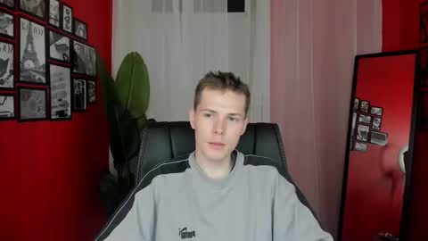 Hector online show from 11/08/25, 11:43