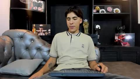 Snapshot of heellboy_ chatting on 10/30/25, 09:04 heellboy_ online show from 10/30/25, 09:04