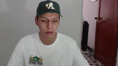 hefesto_69 online show from 10/19/25, 05:24