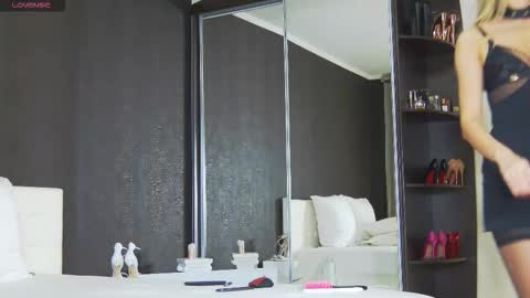 Helen online show from 10/14/25, 02:29