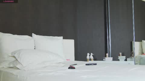 Helen online show from 10/15/25, 02:33