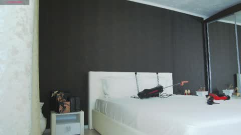 Snapshot of hefner_girl chatting on 06/01/26, 04:36 Helen online show from 06/01/26, 04:36