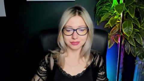 Heidi online show from 09/24/25, 04:27