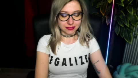 Snapshot of heidi_pleasure chatting on 03/26/26, 05:46 Heidi online show from 03/26/26, 05:46