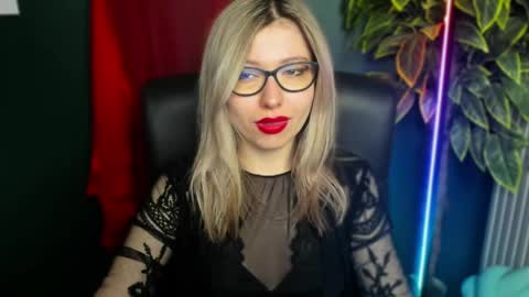 Snapshot of heidi_pleasure chatting on 03/30/26, 04:35 Heidi online show from 03/30/26, 04:35