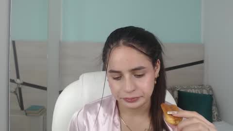 Snapshot of heidy_hoiss chatting on 03/03/25, 11:56 Heidy online show from 03/03/25, 11:56