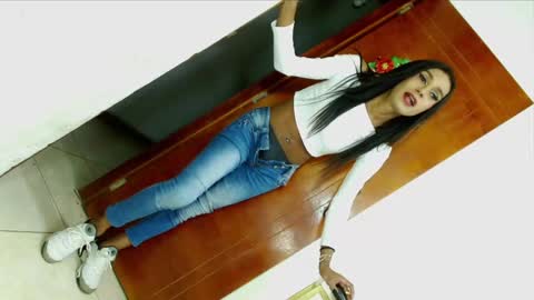 Snapshot of heidy_hotxxx chatting on 12/04/24, 09:07 heidy online show from 12/04/24, 09:07