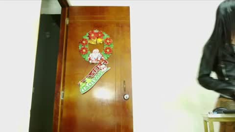 Snapshot of heidy_hotxxx chatting on 12/13/24, 11:02 heidy online show from 12/13/24, 11:02