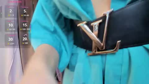 Sara online show from 12/22/25, 08:06