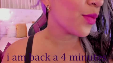 Snapshot of heidyblue chatting on 01/26/25, 02:19 online show from 01/26/25, 02:19