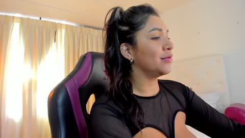 Snapshot of heidyblue chatting on 01/26/25, 05:23 online show from 01/26/25, 05:23