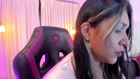 Snapshot of heidyblue chatting on 02/10/25, 06:03 online show from 02/10/25, 06:03