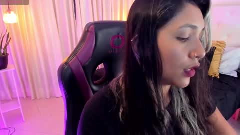 Snapshot of heidyblue chatting on 02/12/25, 06:09 online show from 02/12/25, 06:09